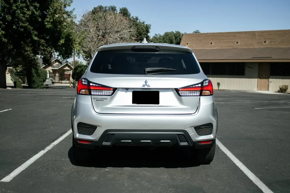 2021 Mitsubishi Outlander - Image 5 of 14