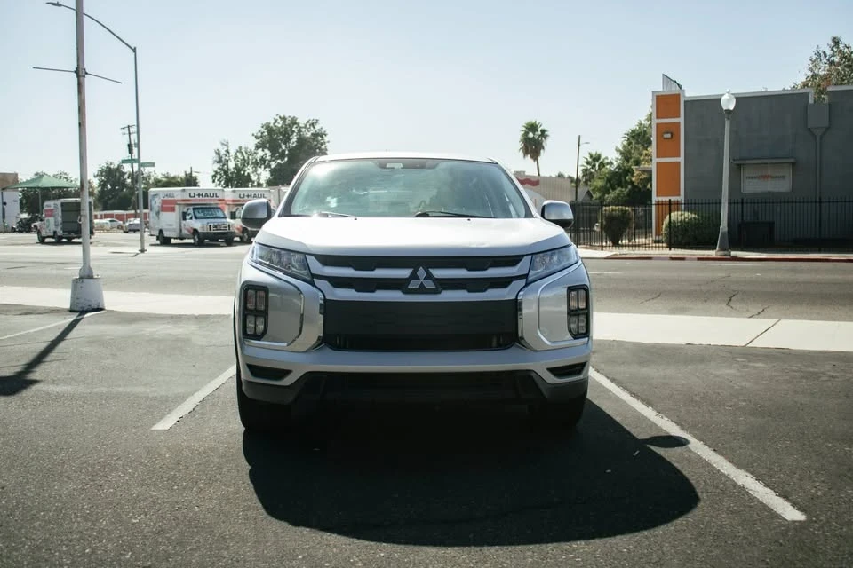 2021 Mitsubishi Outlander - Image 2 of 14