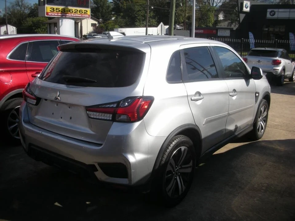 2021 Mitsubishi Outlander - Image 3 of 7