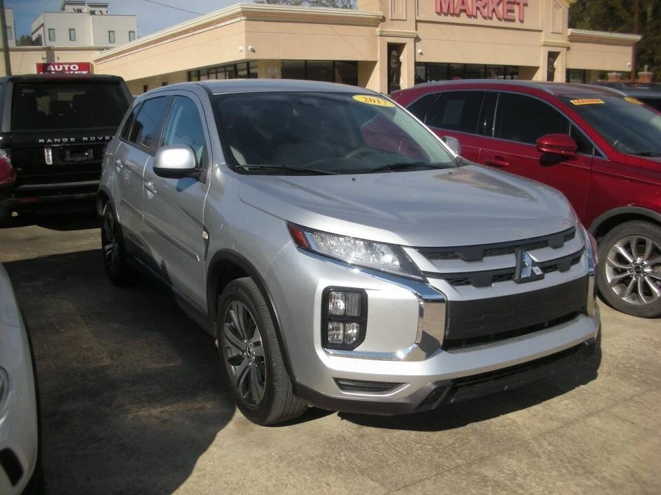2021 Mitsubishi Outlander - Image 2 of 7