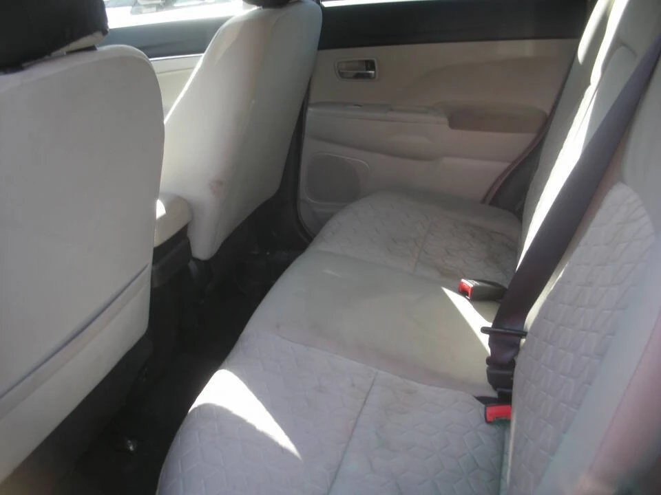 2021 Mitsubishi Outlander - Image 6 of 7