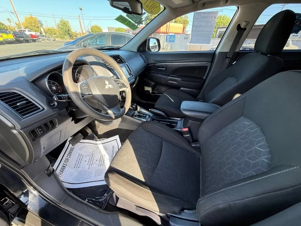2021 Mitsubishi Outlander - Image 17 of 20