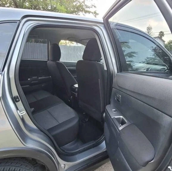 2021 Mitsubishi Outlander - Image 16 of 17