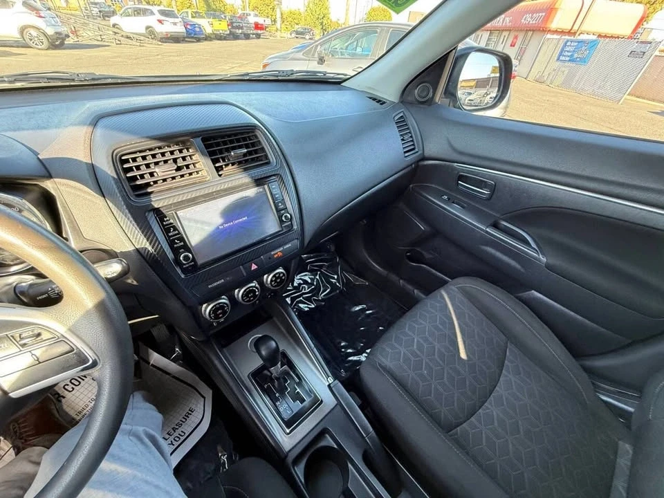 2021 Mitsubishi Outlander - Image 10 of 20