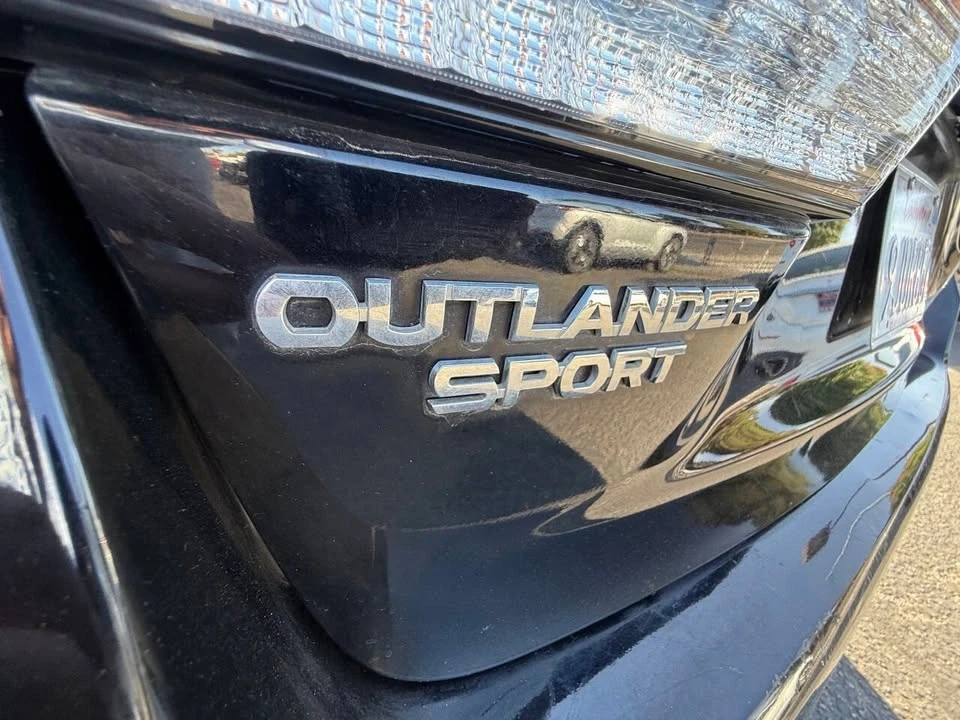 2021 Mitsubishi Outlander - Image 4 of 20