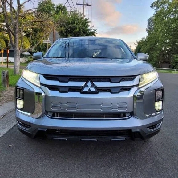 2021 Mitsubishi Outlander - Image 5 of 17