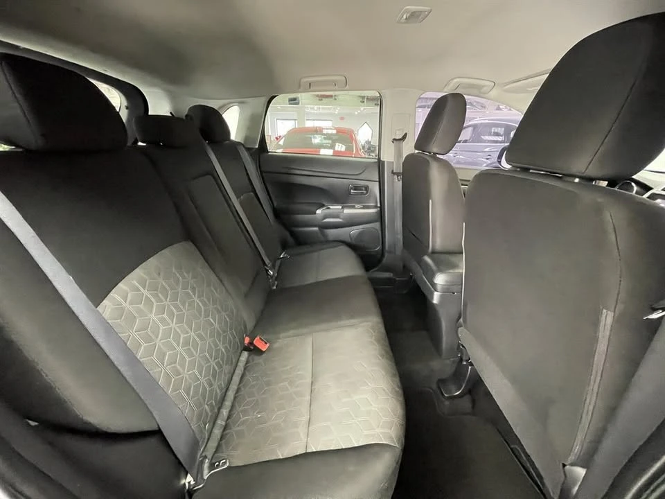 2021 Mitsubishi Outlander - Image 17 of 20