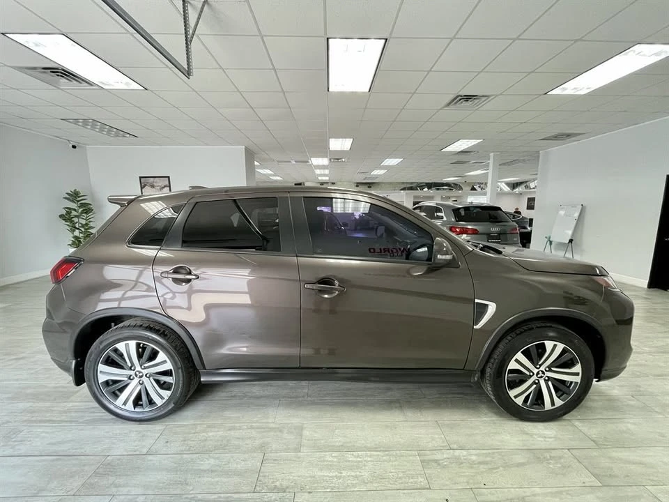 2021 Mitsubishi Outlander - Image 6 of 20