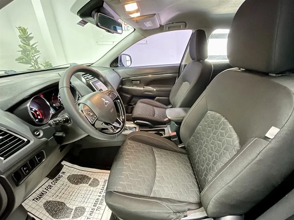 2021 Mitsubishi Outlander - Image 9 of 20