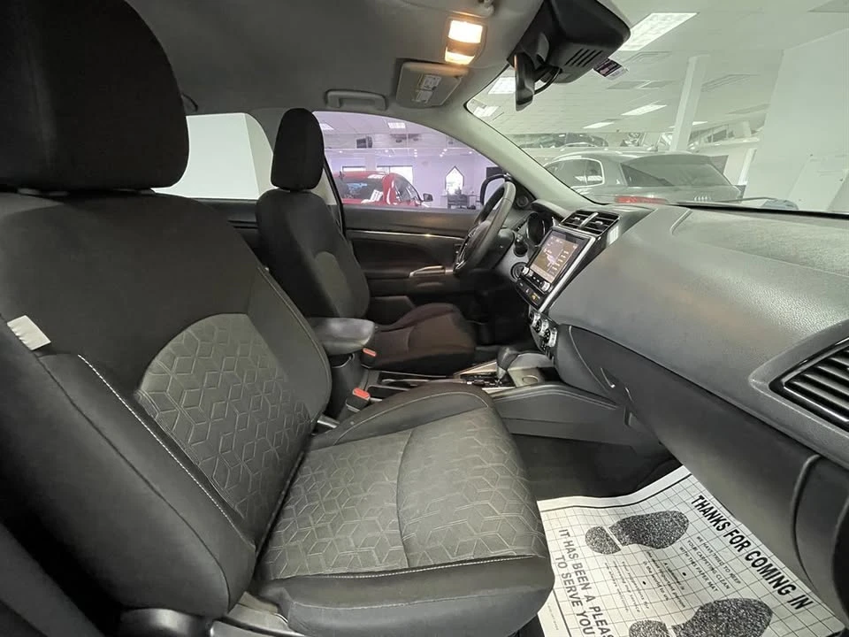 2021 Mitsubishi Outlander - Image 18 of 20