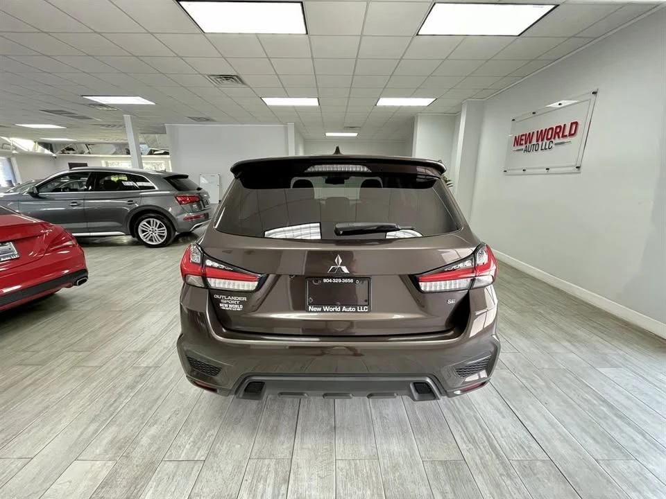 2021 Mitsubishi Outlander - Image 4 of 20