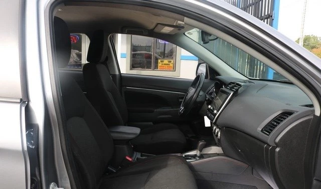 2021 Mitsubishi Outlander - Image 9 of 15