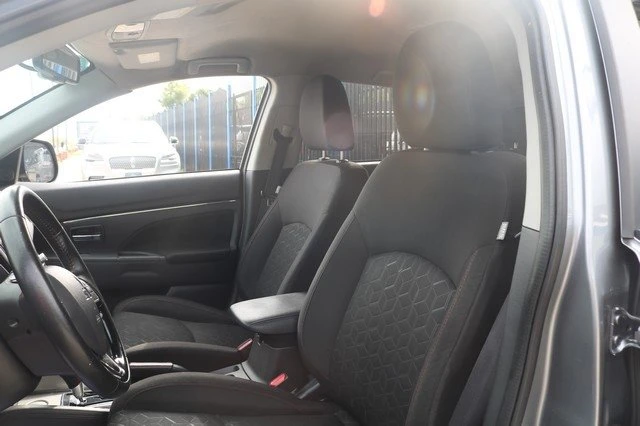 2021 Mitsubishi Outlander - Image 7 of 15