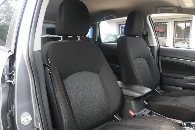 2021 Mitsubishi Outlander - Image 10 of 15