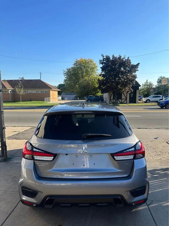 2021 Mitsubishi Outlander - Image 7 of 14