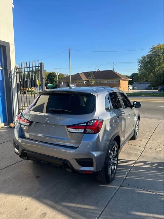 2021 Mitsubishi Outlander - Image 8 of 14