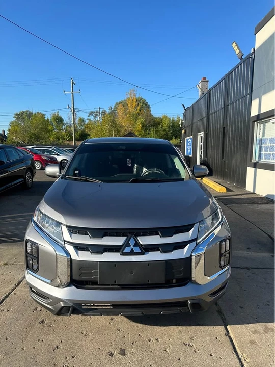 2021 Mitsubishi Outlander - Image 3 of 14