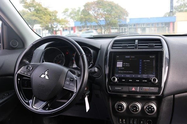 2021 Mitsubishi Outlander - Image 12 of 15
