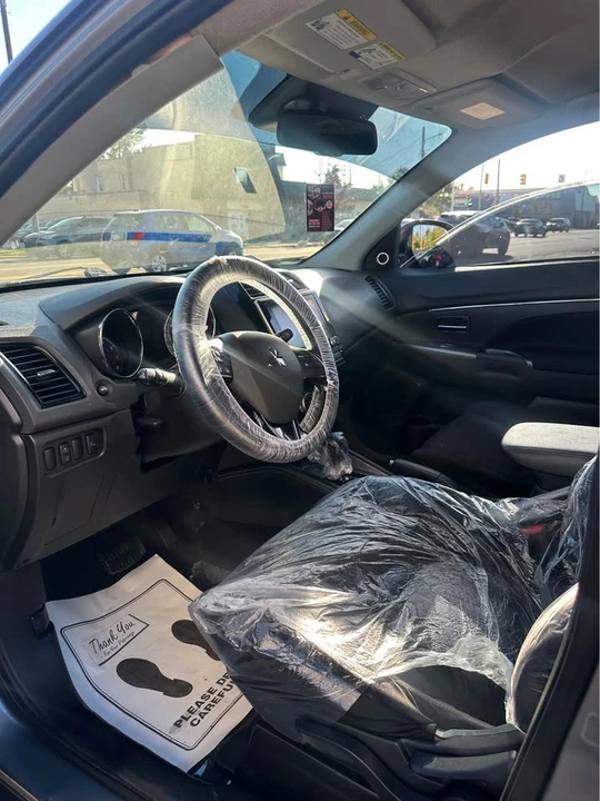 2021 Mitsubishi Outlander - Image 4 of 14