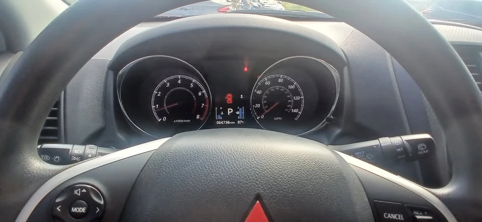 2021 Mitsubishi Outlander - Image 10 of 10