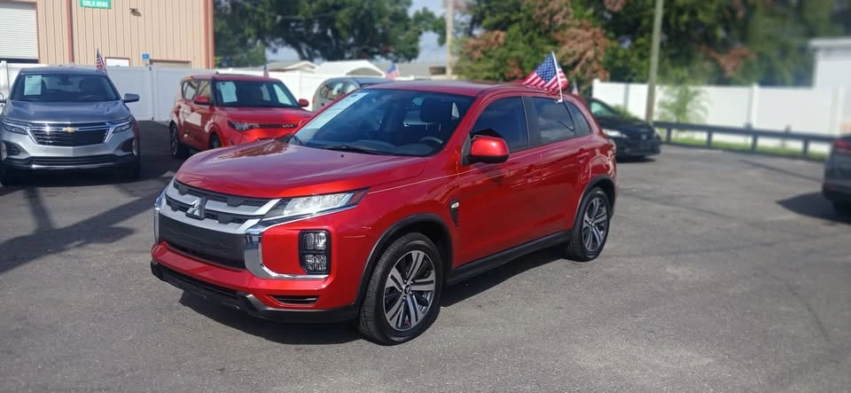 2021 Mitsubishi Outlander - Image 2 of 10