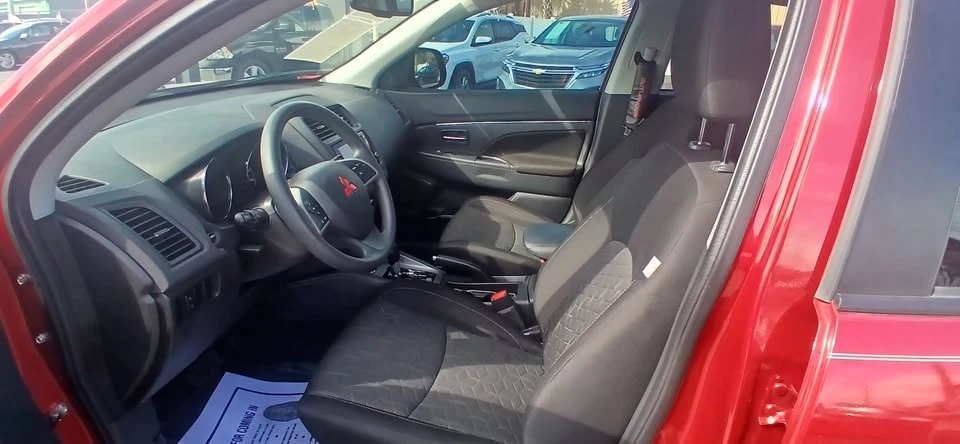 2021 Mitsubishi Outlander - Image 9 of 10