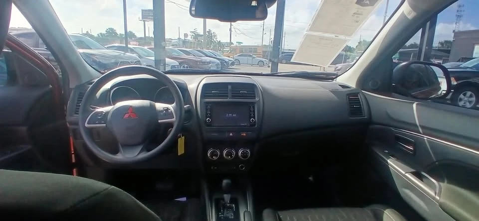 2021 Mitsubishi Outlander - Image 8 of 10