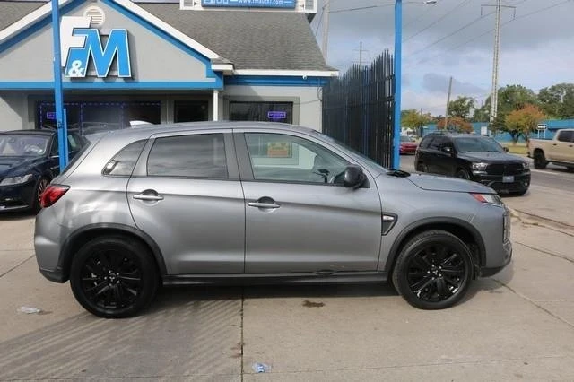 2021 Mitsubishi Outlander - Image 2 of 15