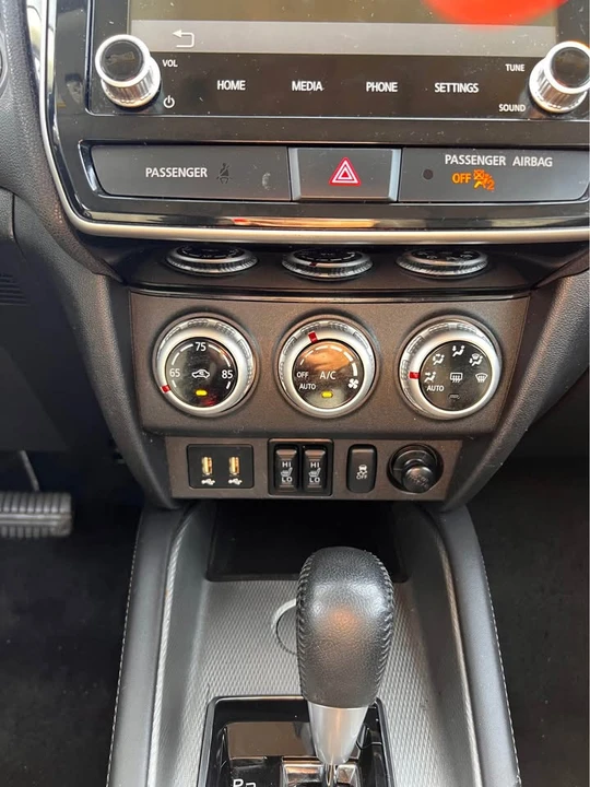 2021 Mitsubishi Outlander - Image 11 of 13