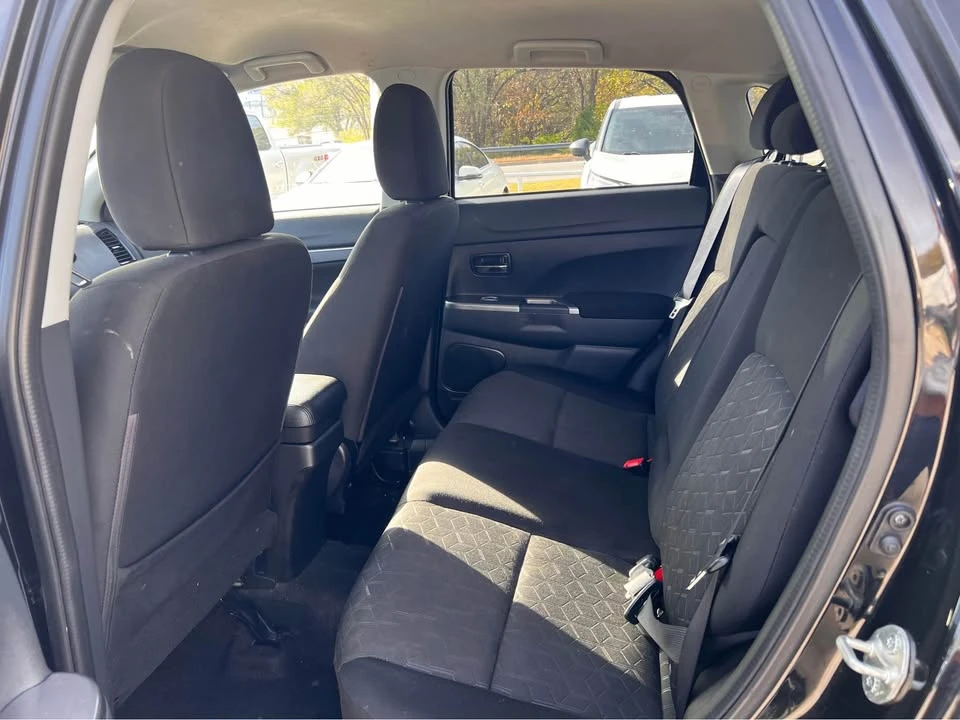 2021 Mitsubishi Outlander - Image 9 of 13