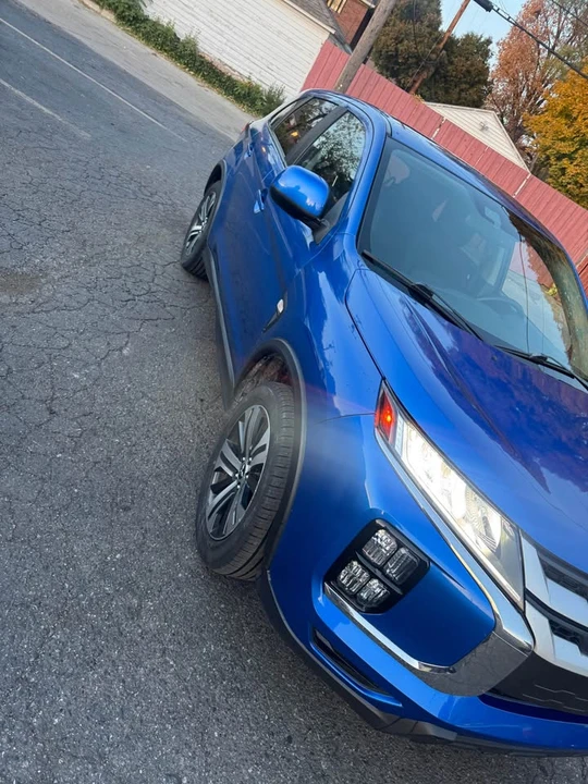 2021 Mitsubishi Outlander - Image 2 of 5