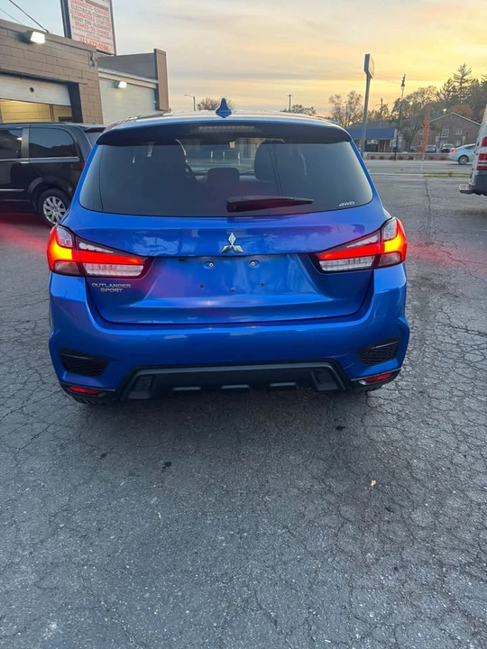 2021 Mitsubishi Outlander - Image 5 of 5