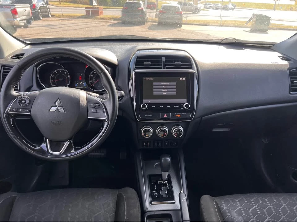 2021 Mitsubishi Outlander - Image 10 of 13