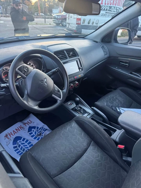 2021 Mitsubishi Outlander - Image 4 of 5