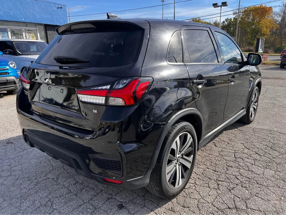 2021 Mitsubishi Outlander - Image 3 of 13