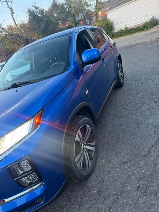 2021 Mitsubishi Outlander - Image 3 of 5