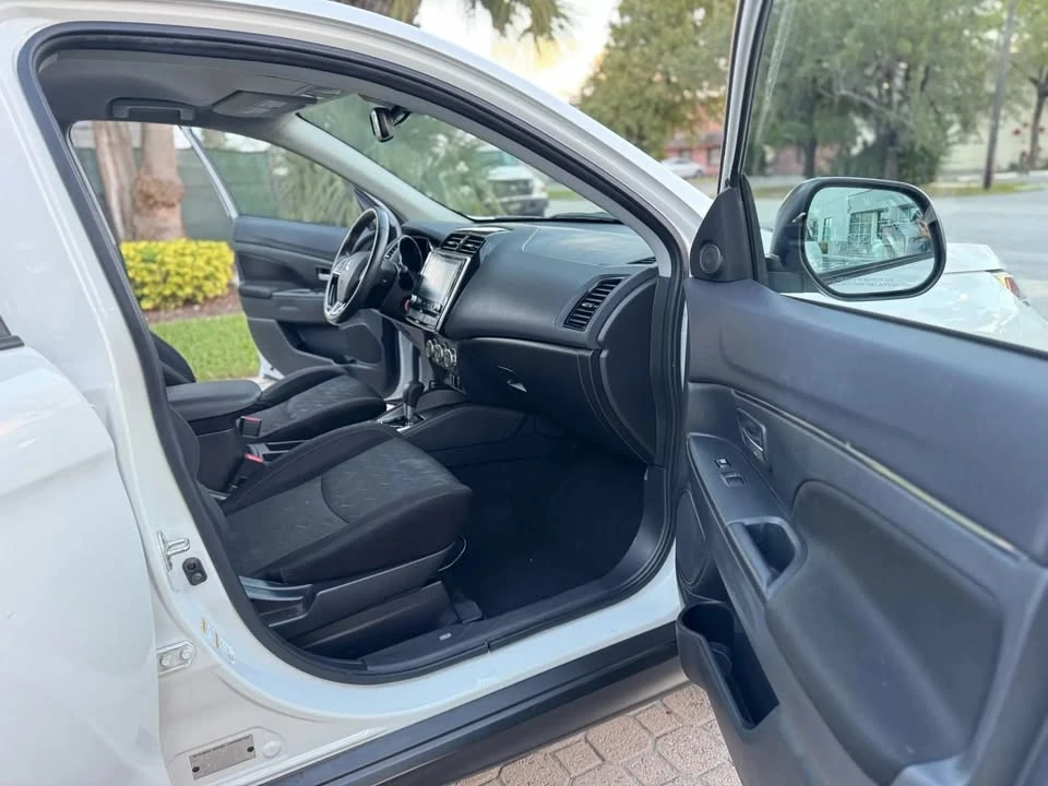 2021 Mitsubishi Outlander - Image 13 of 20