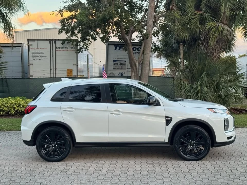 2021 Mitsubishi Outlander - Image 6 of 20