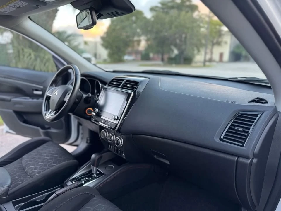 2021 Mitsubishi Outlander - Image 15 of 20