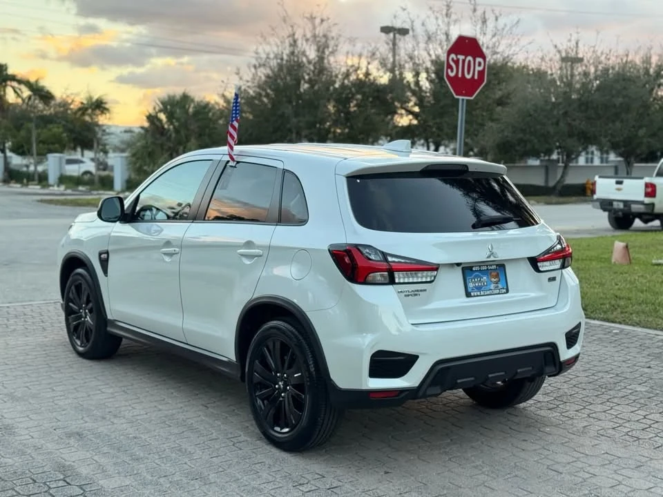 2021 Mitsubishi Outlander - Image 12 of 20