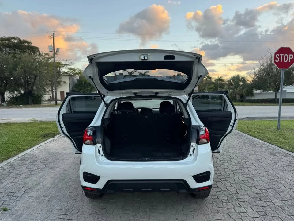 2021 Mitsubishi Outlander - Image 18 of 20