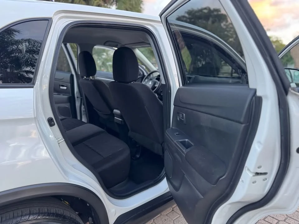 2021 Mitsubishi Outlander - Image 16 of 20