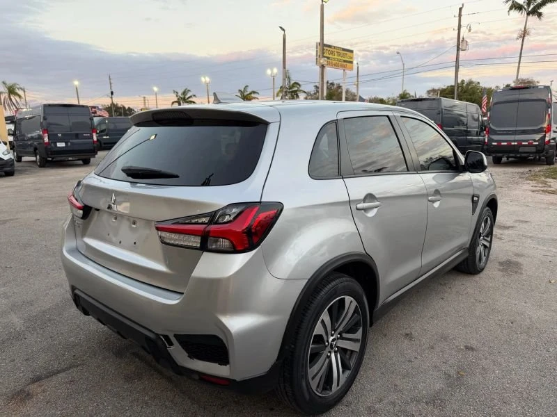 2021 Mitsubishi Outlander - Image 6 of 20