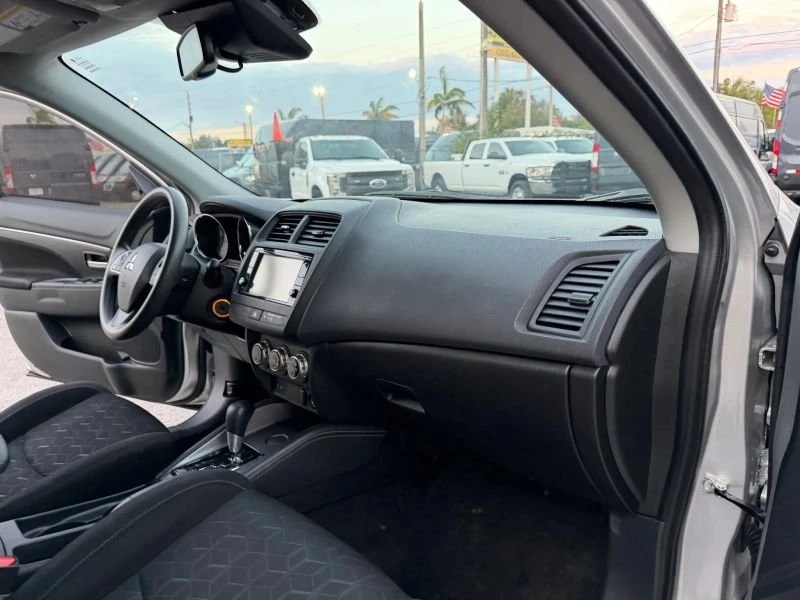 2021 Mitsubishi Outlander - Image 20 of 20