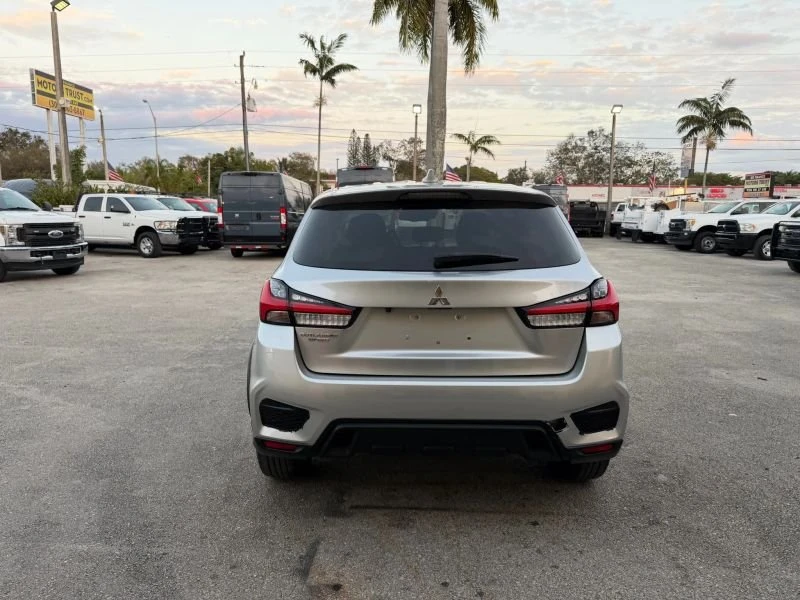 2021 Mitsubishi Outlander - Image 4 of 20