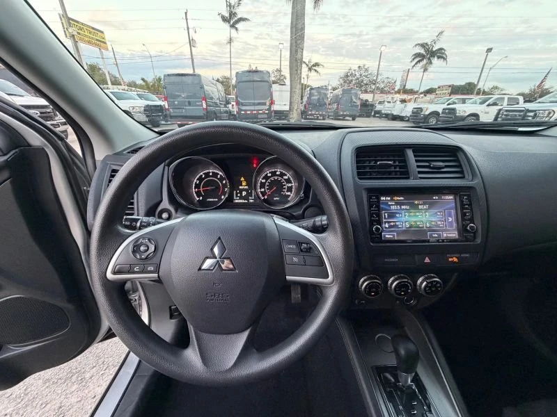 2021 Mitsubishi Outlander - Image 12 of 20