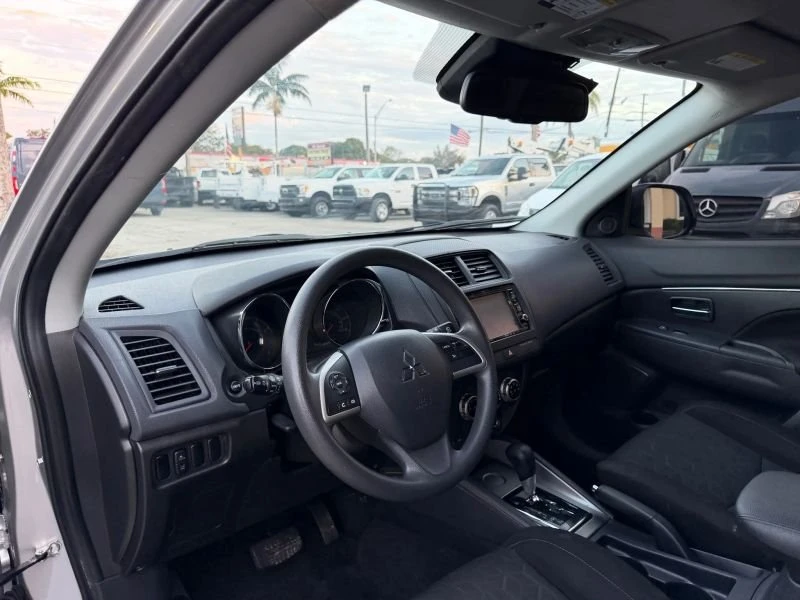 2021 Mitsubishi Outlander - Image 11 of 20