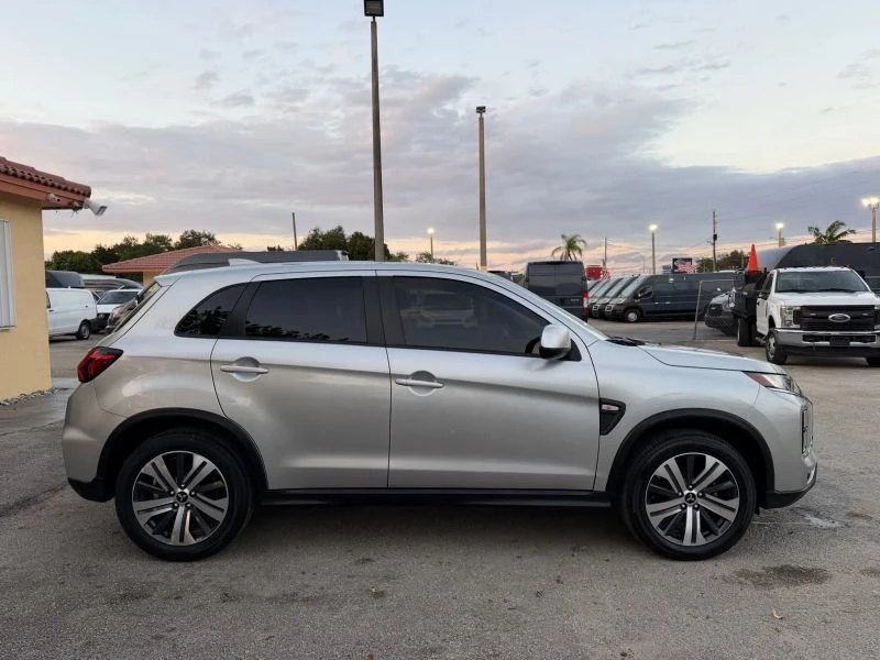 2021 Mitsubishi Outlander - Image 7 of 20