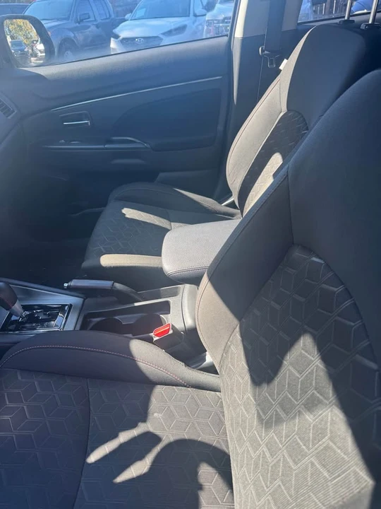 2021 Mitsubishi Outlander - Image 3 of 6