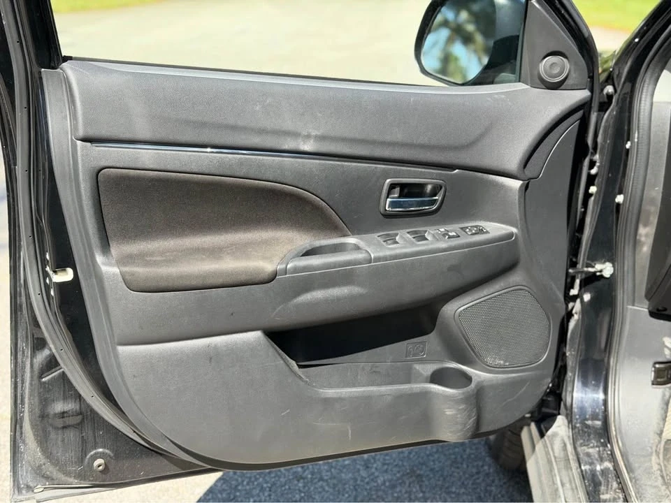 2021 Mitsubishi Outlander - Image 18 of 19